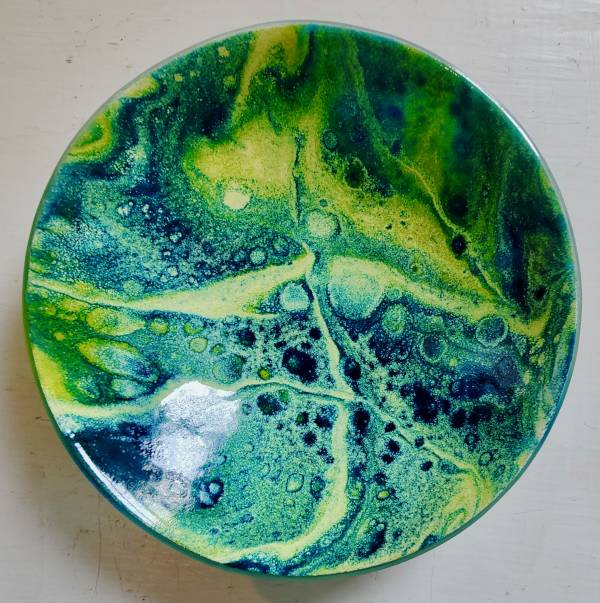 - a , glass Sculpture by Gregg Anston-Race, measuring 17 x 17 cm (H x W) £34